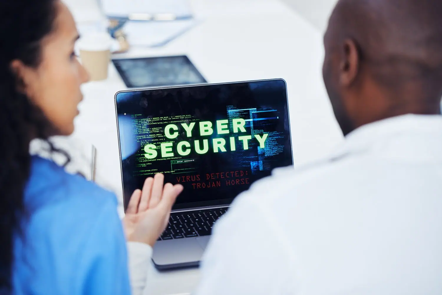 Cyberbezpieczeństwo: Podstawowa wiedza dla każdego użytkownika internetu